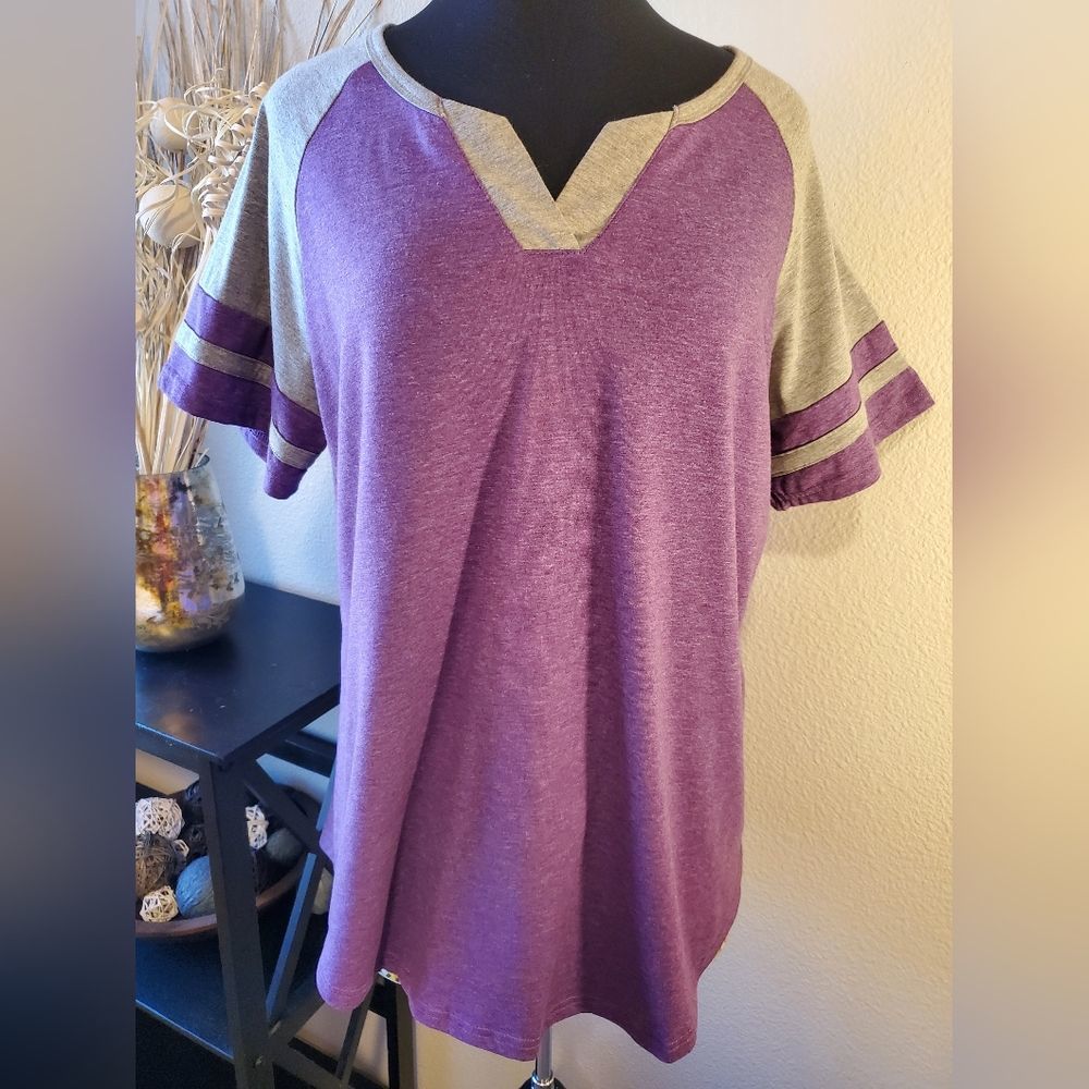 Comfy Chic  Purple & Gray Henley Tee | 2XL - Line New! (Bundle & Save!)